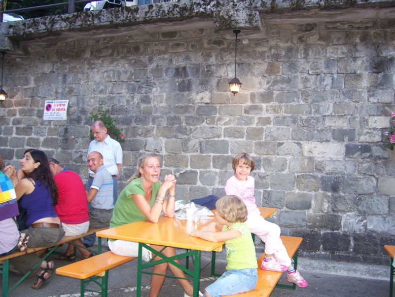  Image name: Estate054.jpg 
 width: 801 pixel 
 height: 602 pixel 
 Size: 442998 bytes 
 Click to enlarge 